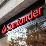 Santander rebaja a 1 euro la comisión de Bolsa a menores de 30 años e incorpora ETF de criptos