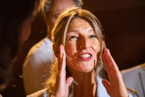 Yolanda Díaz defiende su candidatura a la OIT en un acto público con los otros dos candidatos