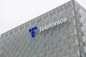 Reino Unido frena la compra de Substantial por Telefónica por riesgos para la competencia